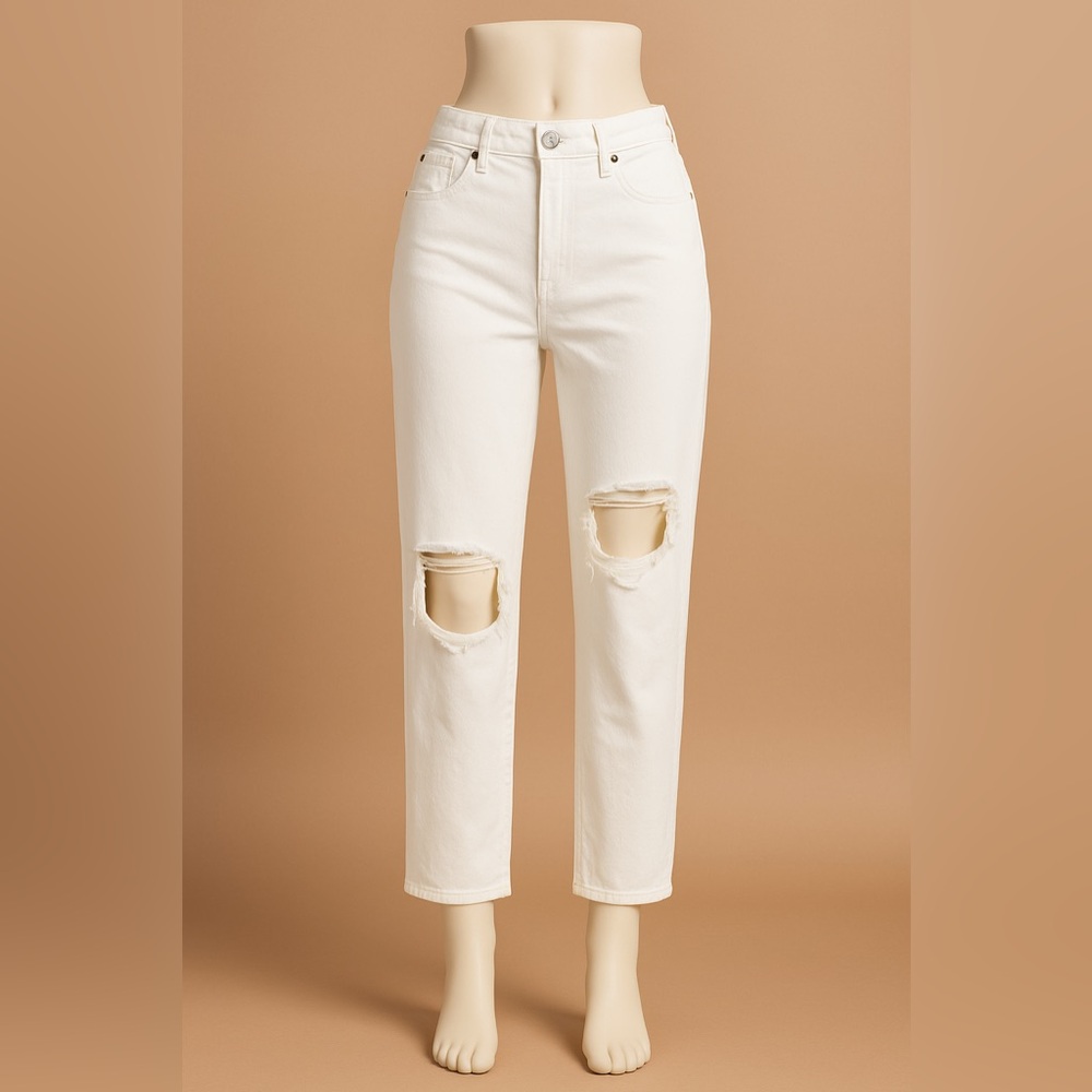Abercrombie & Fitch Curve Love High Rise Mom Jeans – White, Size 30 (10S)